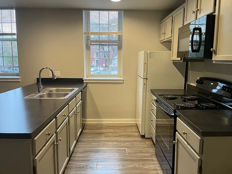 Welcome to Rosenwald Apartments - From Studios to 2 bedrooms Located in Downtown Lancaster! — Photo 25