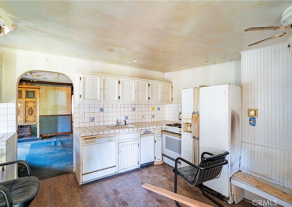 1st image of 8718 Crescent Dr