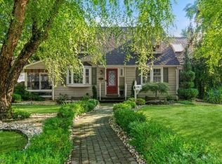 959 Midwood Dr, Rahway, NJ 07065