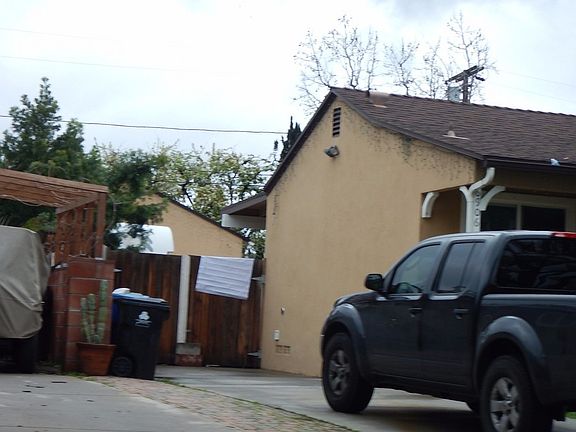3rd image of 6906 Goodland Ave