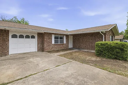 301 N Manor Dr Photo 1