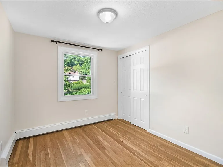 221 Totten Pond Rd — Photo 14