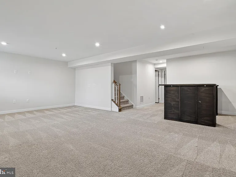 8005 Milltown Cir — Photo 43