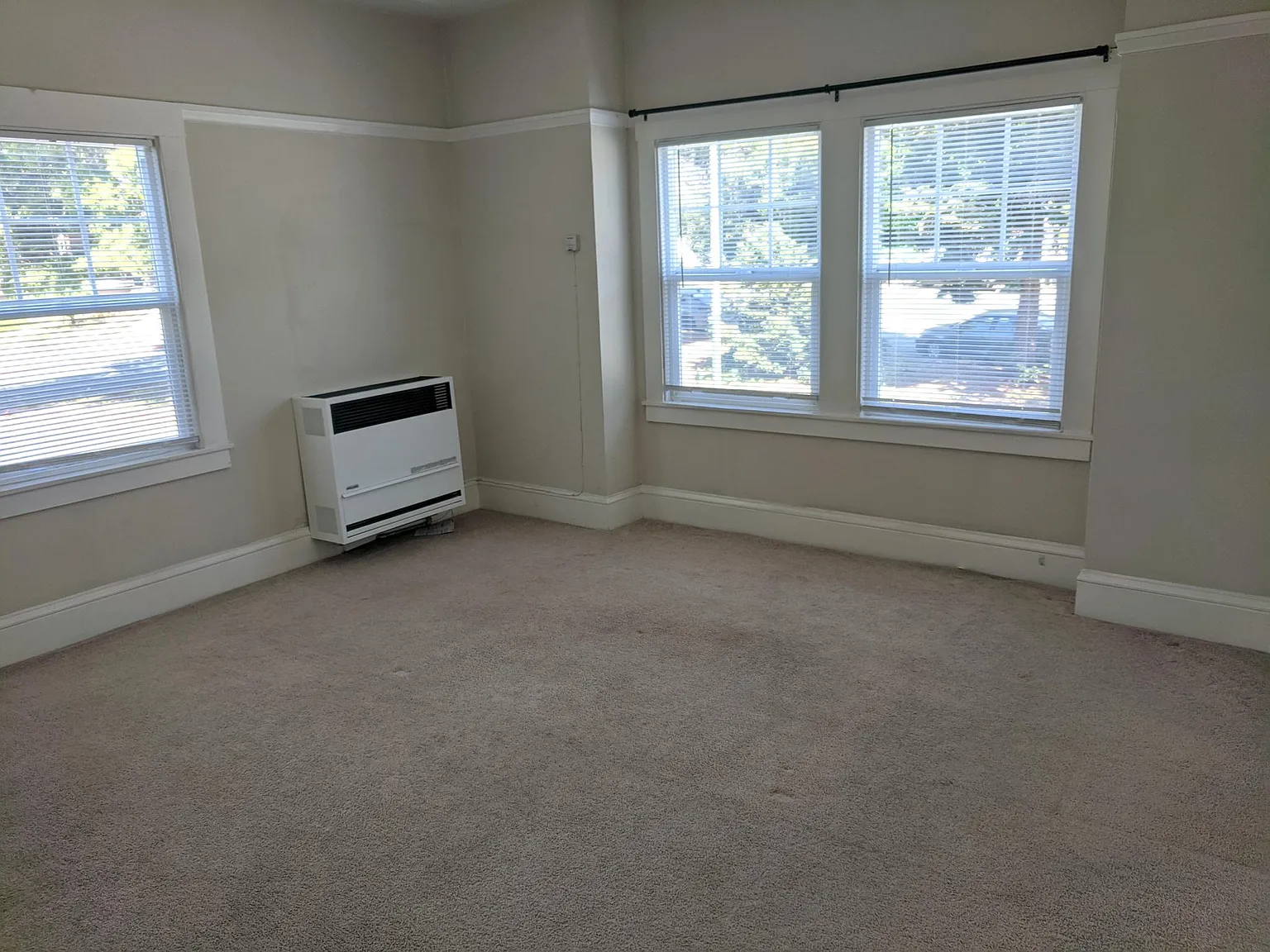 2815 Harrison St — Photo 4