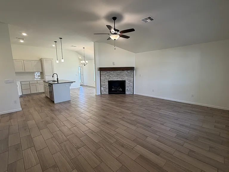 18221 Austin Ct — Photo 3