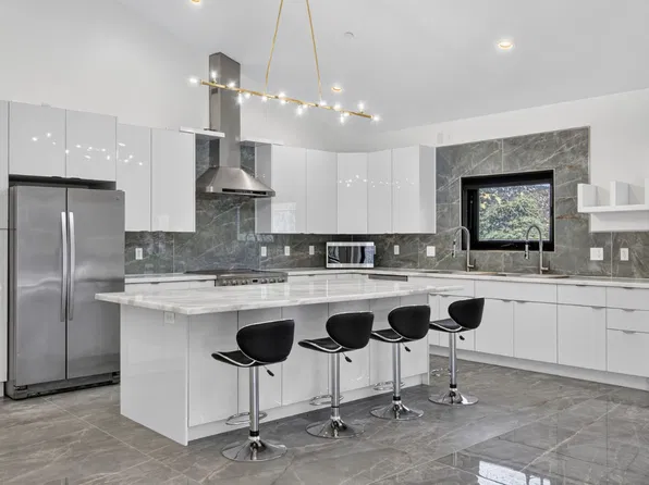 16520 Huron Dr, Pine Mountain Club, CA 93222