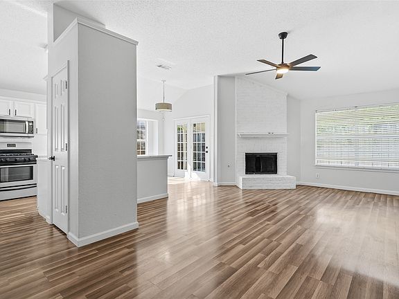 5th image of 1510 Cross Courts Dr