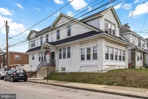 4 bed, 1908 sqft, $2,300 — Photo 1