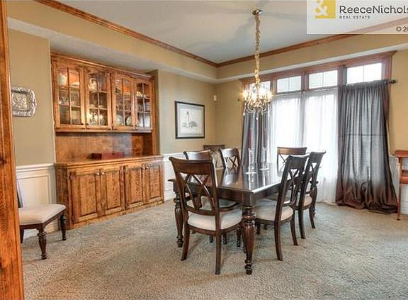 Dining area with custom built-ins