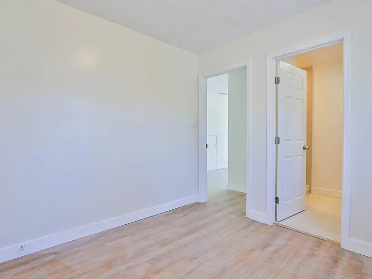 4132 Lynd Ave #C — Photo 6
