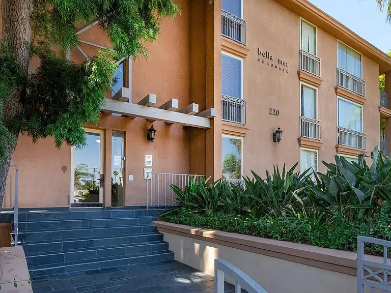 Elan Bella Mer Coronado — Photo 1