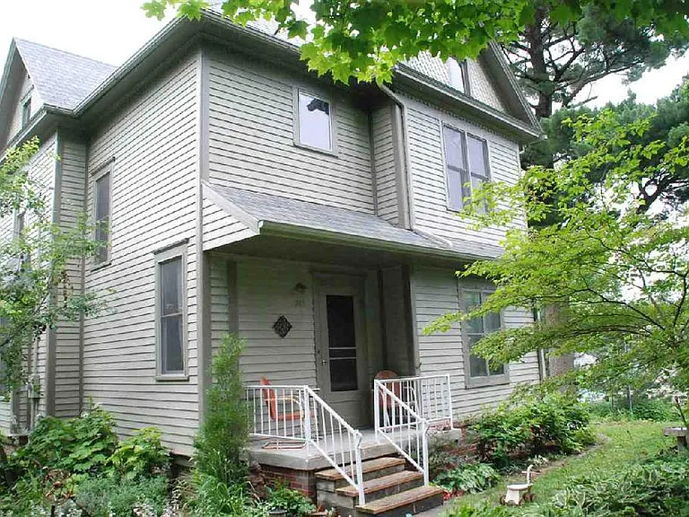 512 King St — Photo 1
