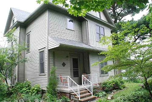 512 King St Photo 1