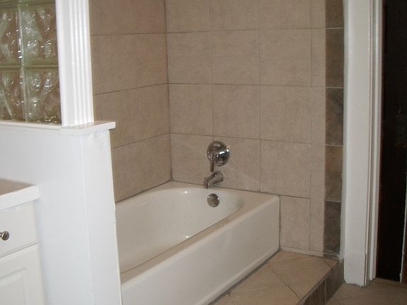 3rd image of 301 N Davis Avenue # Fl 2nd