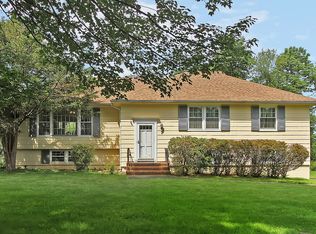 7 Spencer Ln, Warren, NJ 07059