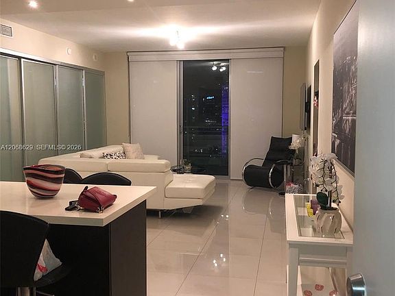 3rd image of 90 SW 3rd St APT 3802