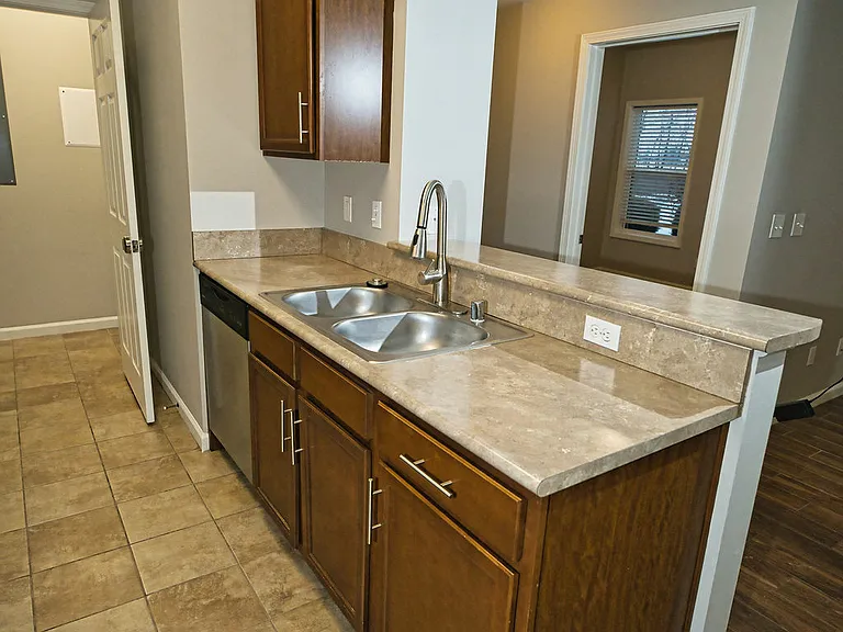 Griffin Gate Apartments — Photo 20