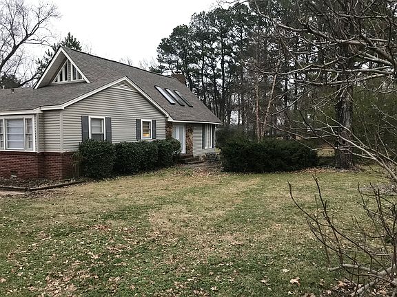 2nd image of 2200 Dawn Dr