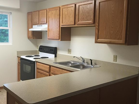2nd image of 2400 3rd St