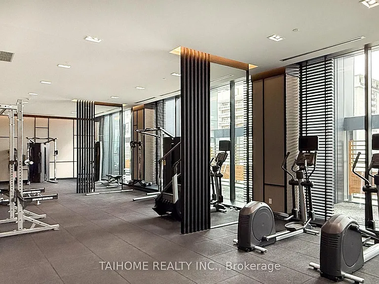 501 Yonge St #1806 — Photo 4