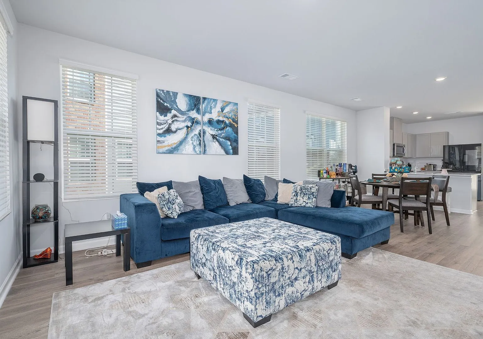 Move in ready, end-unit townhome! — Photo 2