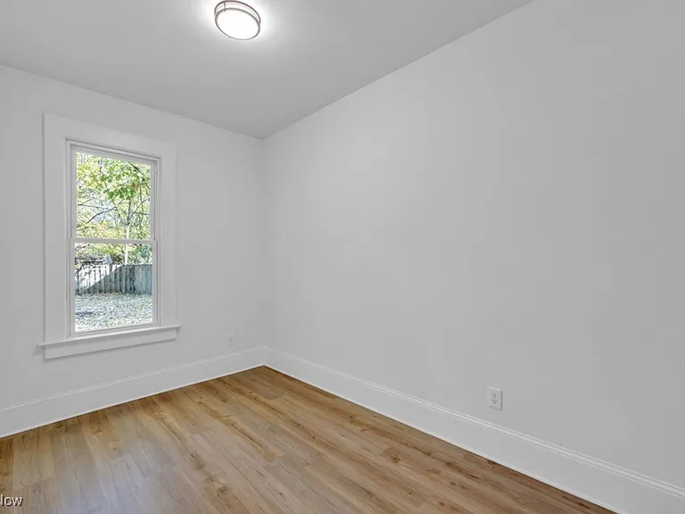 2002 Valentine Ave #1 — Photo 14