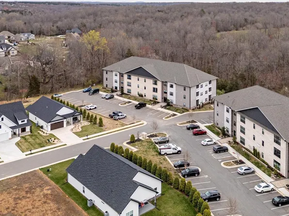 1300 Stoney Ridge Blvd #102, Forest, VA 24551
