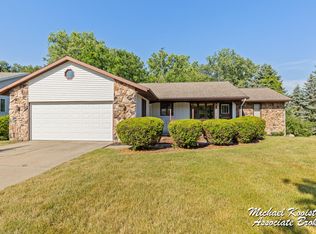 5899 Stonyhill Ln SE, Kentwood, MI 49508