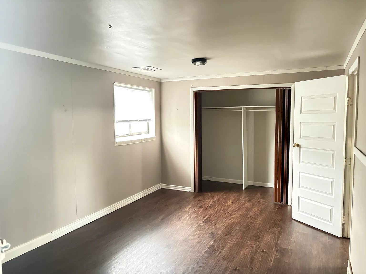 5 bed, 1988 sqft, $1,600 — Photo 3