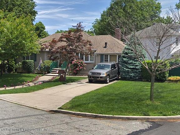 2nd image of 28 Elmira St
