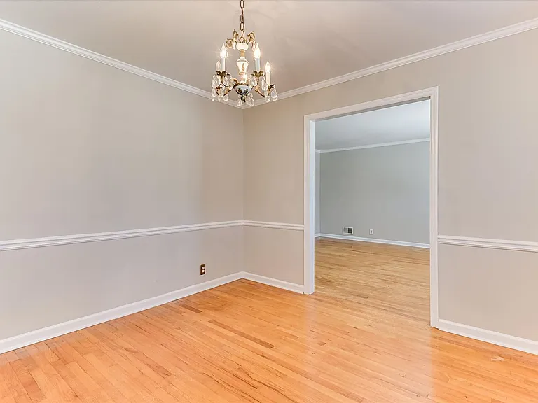 2705 Bolling Rd — Photo 28