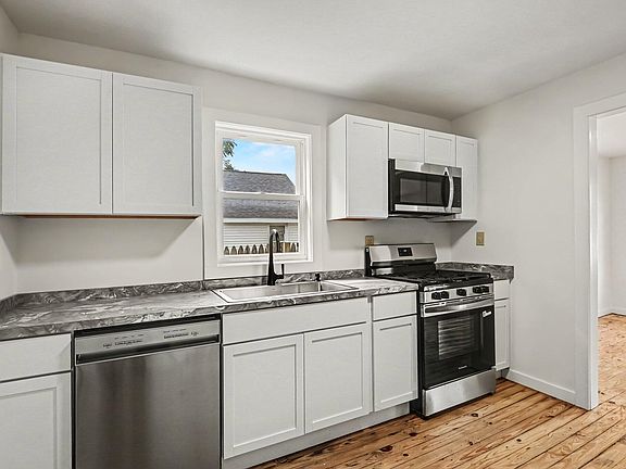4th image of 2304 Dyson St
