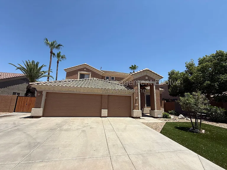 1234 W Remington Dr — Photo 3