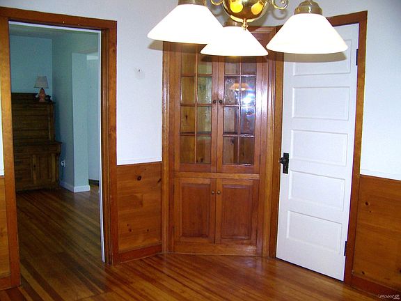 Built Ins in Formal Dining Room