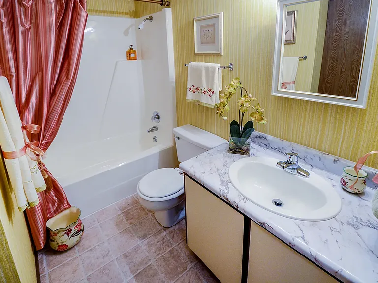 Rowanoake Apartments — Photo 8