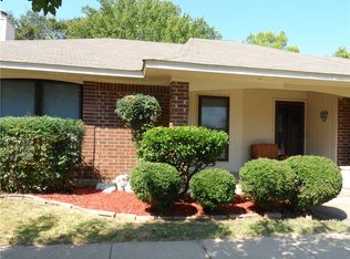 805 Rock Creek Dr, Euless, TX 76039