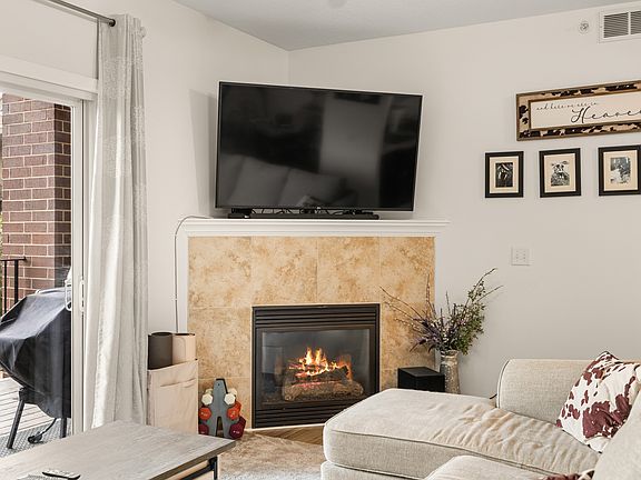 4th image of 6350 Coachlight Dr Unit 3207