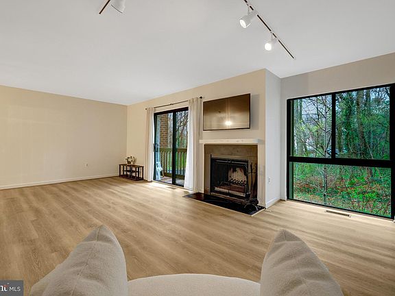 2nd image of 1752 Wainwright Dr