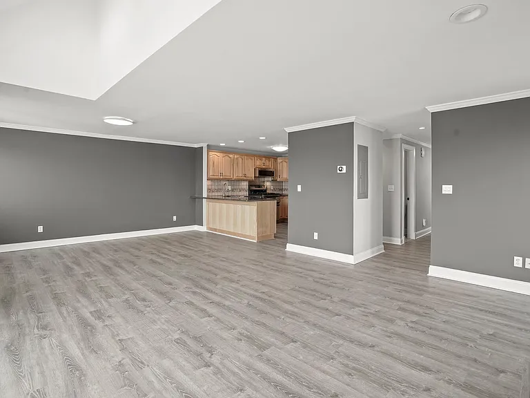 260 Breakers Ln #260 — Photo 2