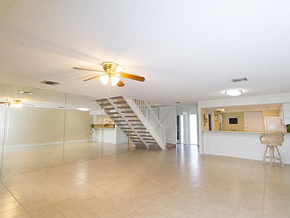 3rd image of 454 Ashwood Place