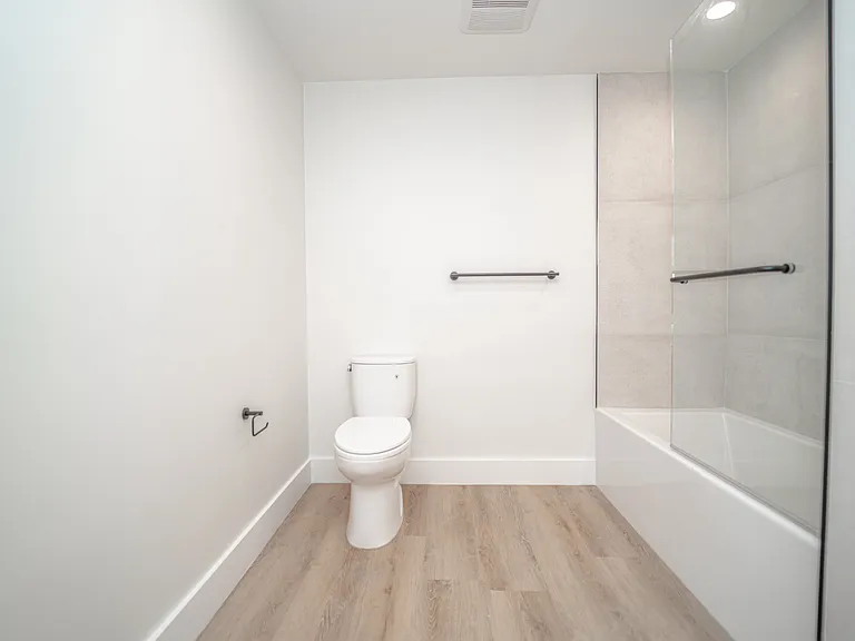 2828 London St #304 — Photo 6