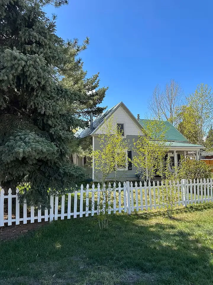 4 bed, 1716 sqft, $3,200 — Photo 3
