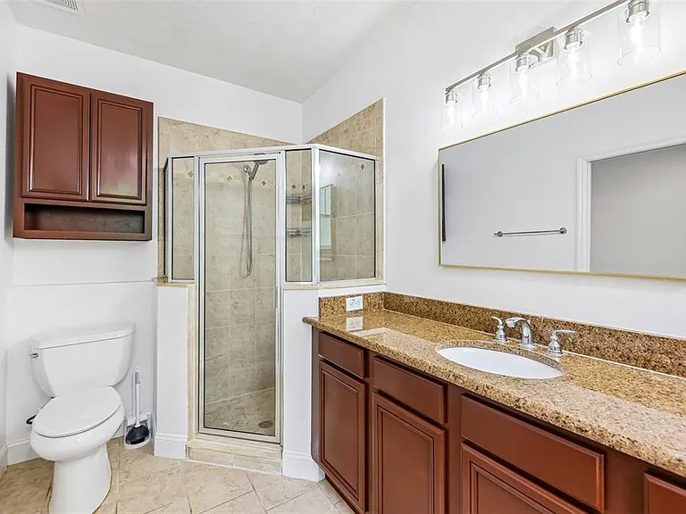 2611 E Jefferson St #4 — Photo 17