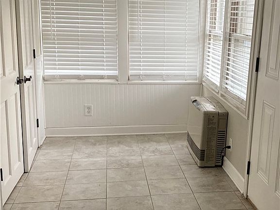 2nd image of 8876 Maple Dr