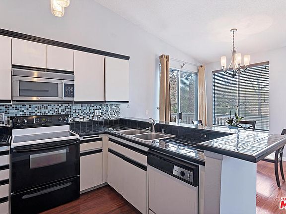 3rd image of 2390 Pleasant Way Unit J