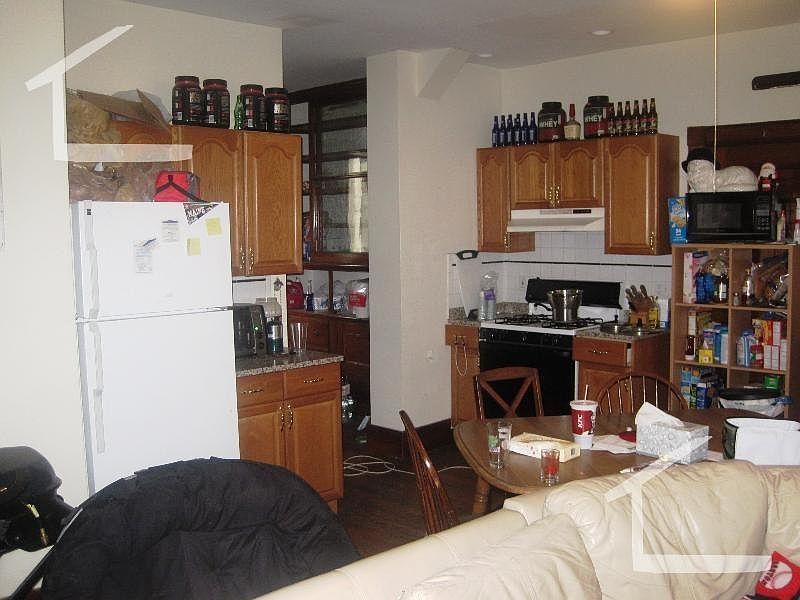 2nd image of 14 Gardner St #1FIS