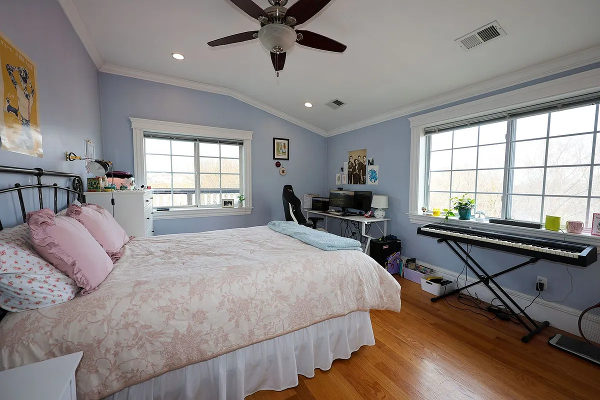 Building Photo - 128 Nonantum St #2