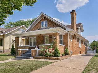 927 E Galena Blvd, Aurora, IL 60505