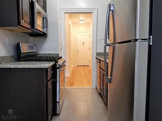 Rented by Hillel Realty Group | media 17