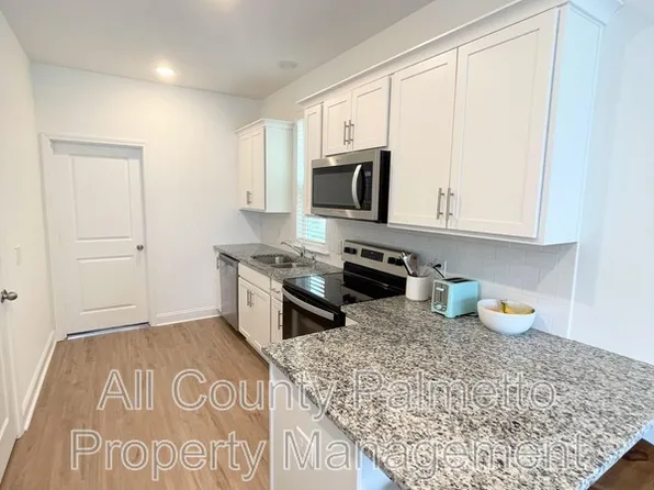 2966 Evening Tide Dr, Hanahan, SC 29410